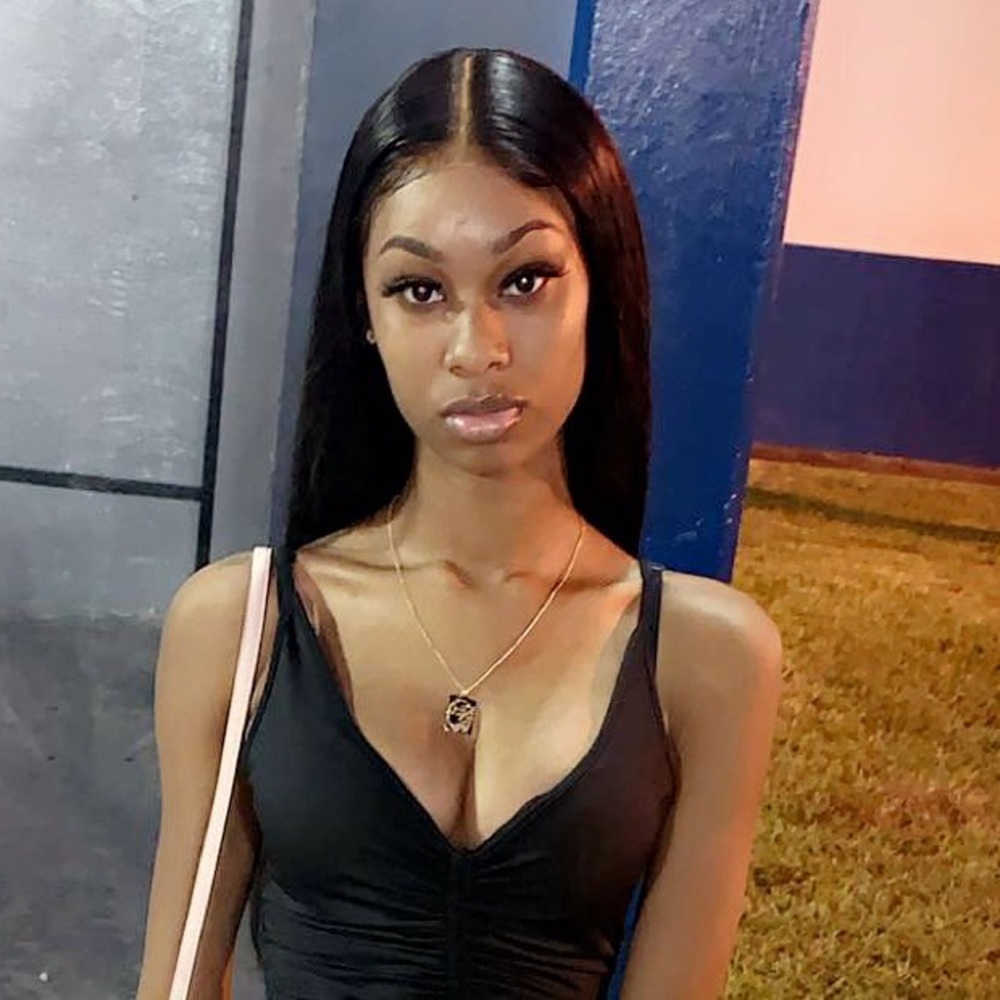 Meet your Posher, Kenisha